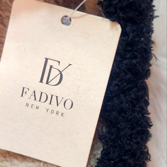 FADIVO Emoji Slippers - Picture 10 of 10